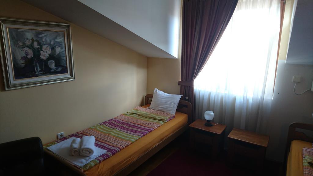 סקופיה Hostel Bimbo מראה חיצוני תמונה
